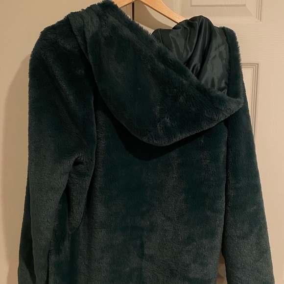 Emerald Green Faux Fur Coat : size l/xl - Picture 2 of 5